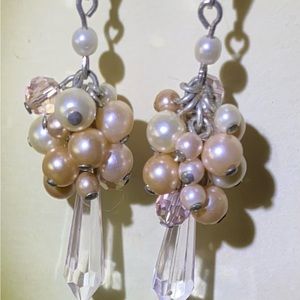 Dangling beige and and light pink earrings